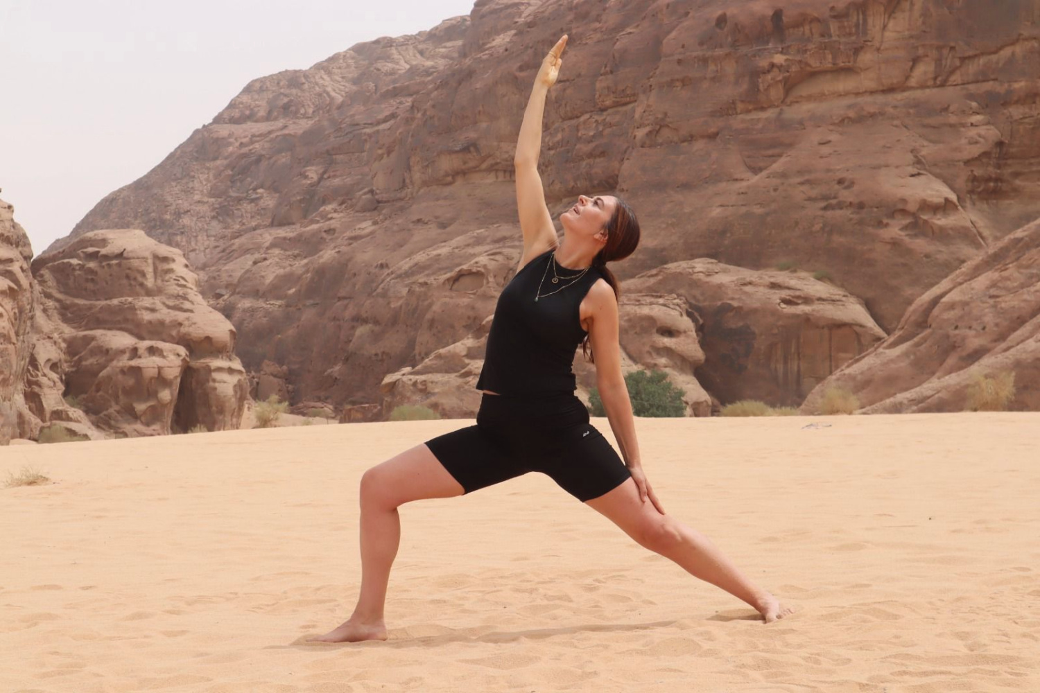 Nicole Jansen - Yogadocent en eigenaar Fris & Vitaal Nicole Jansen - Uogadocnent en eigenaar Fris en Vitaal